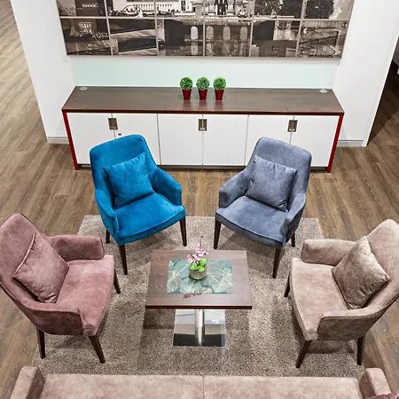 Western Mitte Szálloda 4*
