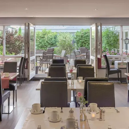 Western Mitte Szálloda 4*