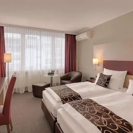 Western Mitte Szálloda 4*