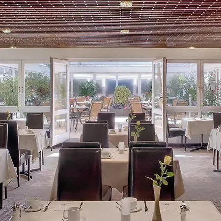 Western Mitte Szálloda 4*