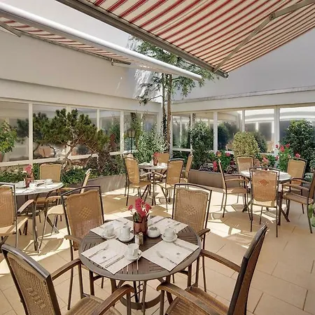 Szálloda Western Mitte 4*